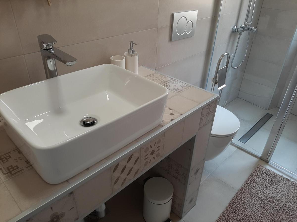 Apartment Lino - City Center Ровинь Экстерьер фото