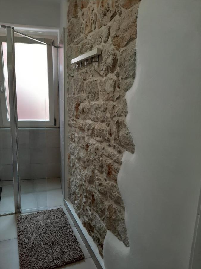 Apartment Lino - City Center Ровинь Экстерьер фото