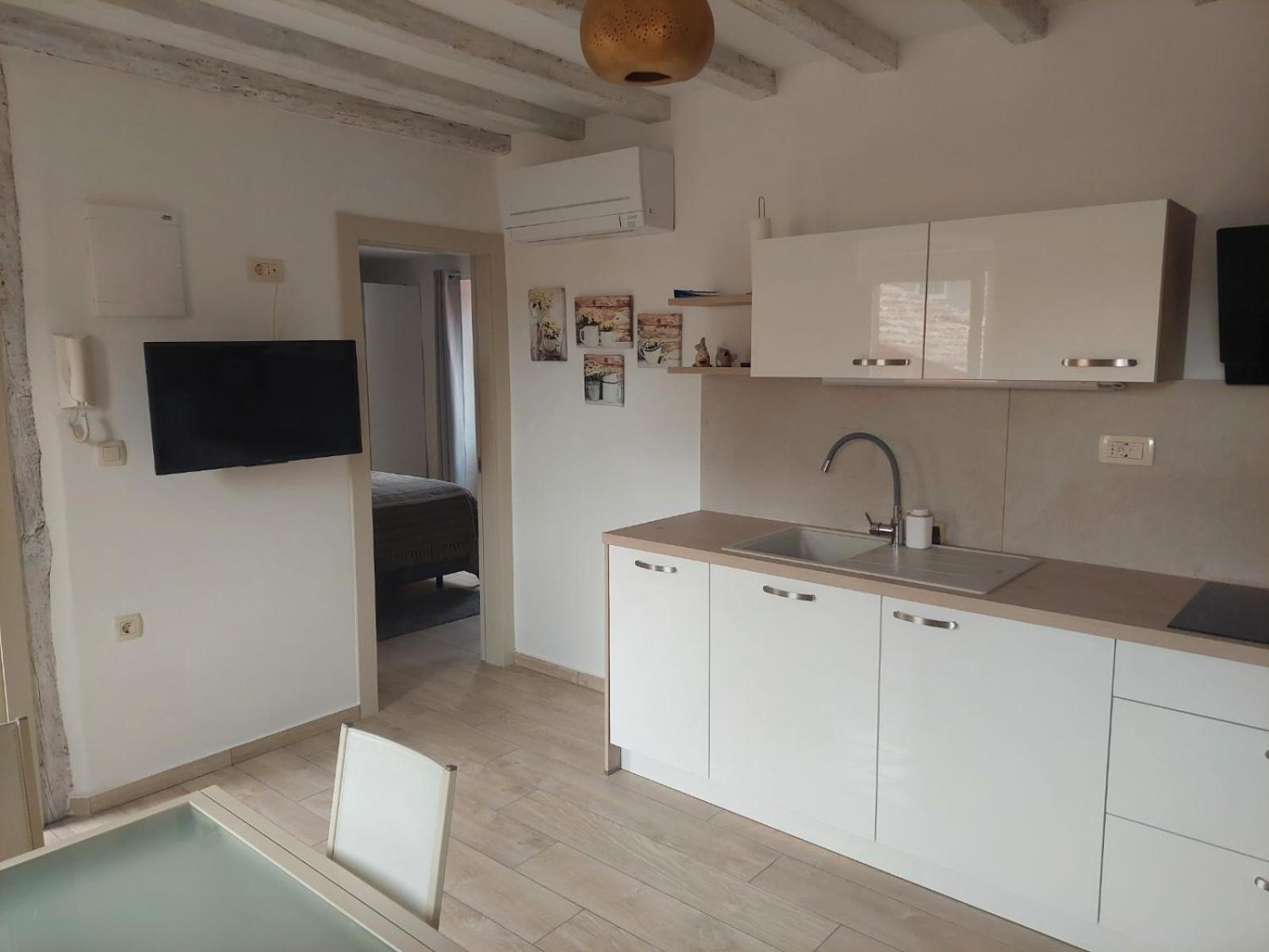 Apartment Lino - City Center Ровинь Экстерьер фото